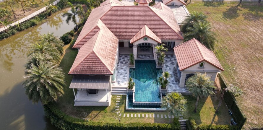 3 bedrooms House in Chiang Mai, Thailand No. 98233