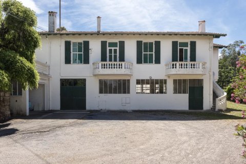 344m² House in Cannes, France No. 68836 3