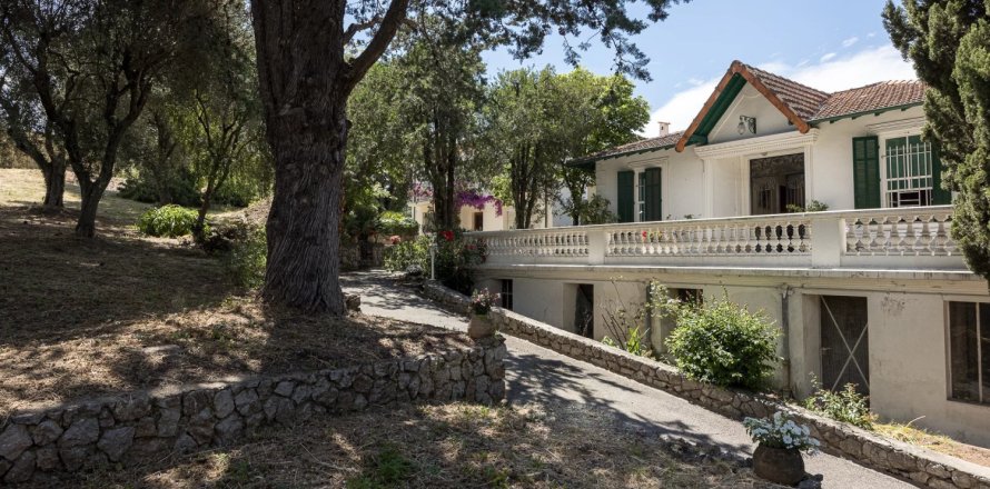 Studio House in Cannes, France No. 68836