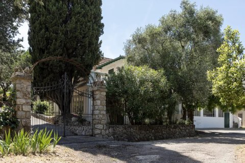 344m² House in Cannes, France No. 68836 2