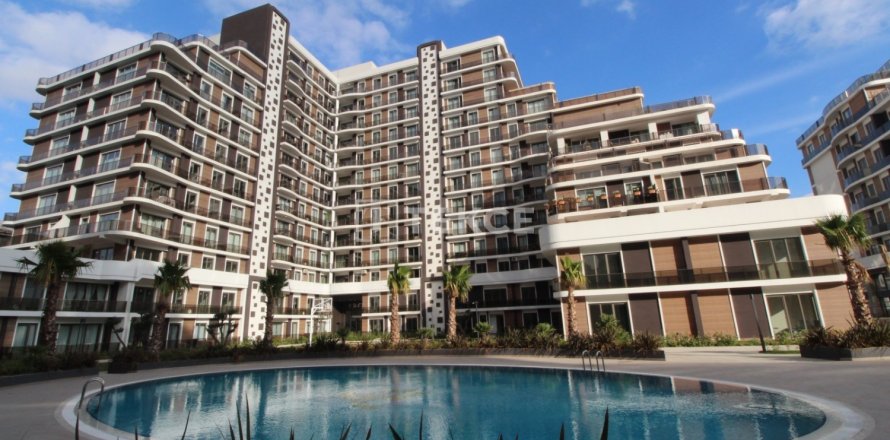 2 bedrooms Apartment in Beylikduezue, Turkey No. 11769