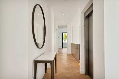 6 bedrooms Villa in Tan Xuan, Vietnam No. 27400 13