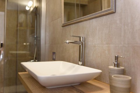 28m² Apartment in Athens, Greece No. 28034 9