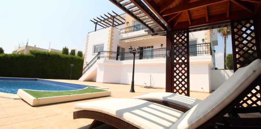 5 chambres House à Mesa Geitonia, Cyprus No. 69724