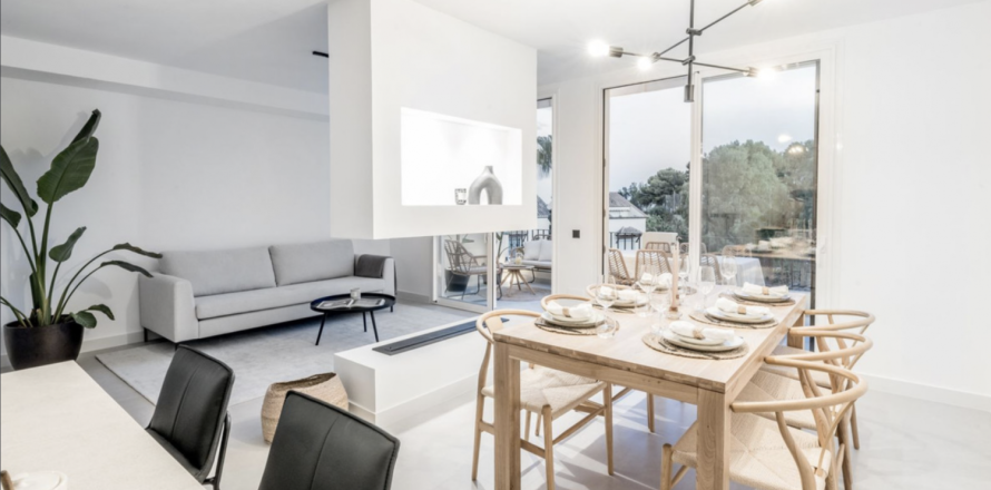 3 dormitorios Penthouse en Marbella, Spain No. 83905