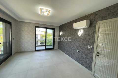 5 dormitorios Villa en Bich Dong, Vietnam No. 79595 11