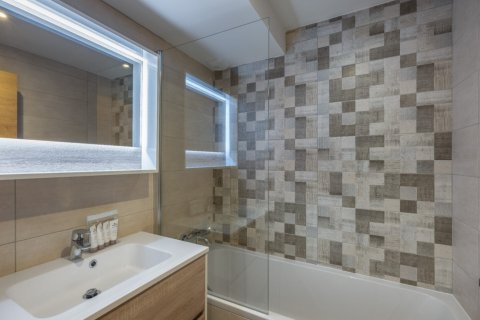 2 bedrooms Apartment in Courchevel, France No. 99993 1