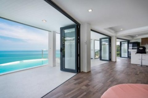 6 bedrooms Villa on the Chaweng Beach, Thailand No. 95907 12