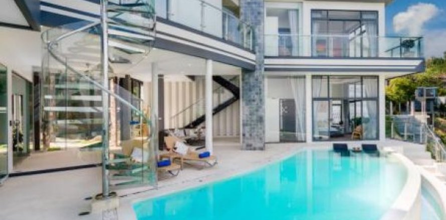 6 bedrooms Villa on the Chaweng Beach, Thailand No. 95907