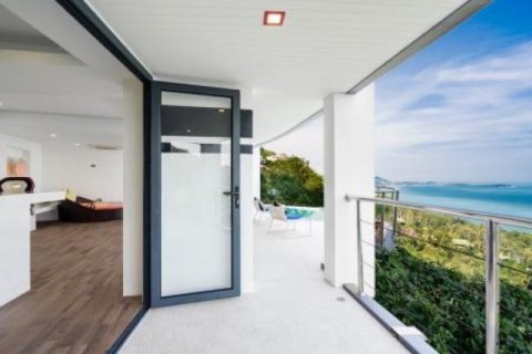 6 bedrooms Villa on the Chaweng Beach, Thailand No. 95907 14