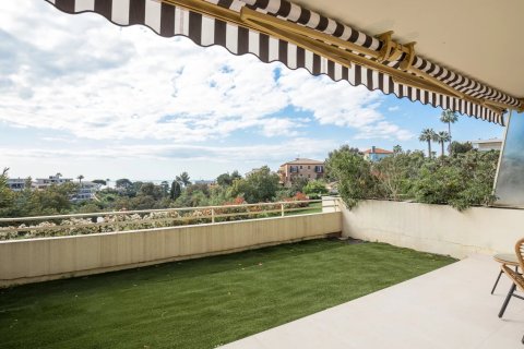 77m² Appartement à Cannes, France No. 99783 1