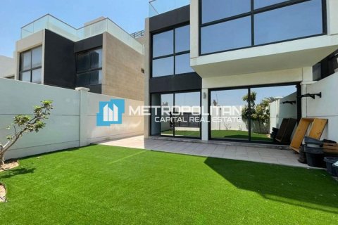 5 dormitorios Villa en Abu Dhabi, UAE No. 113398