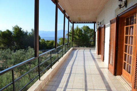 5 bedrooms Villa in Loutraki, Greece No. 51895 9
