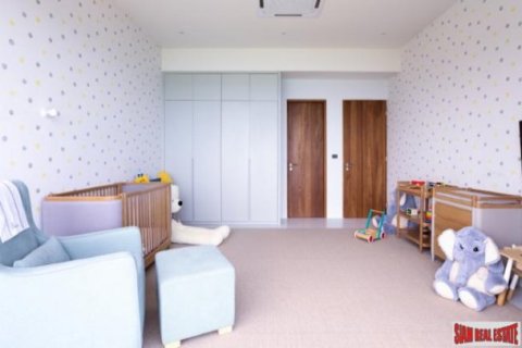 5 bedrooms Villa on the Chaweng Beach, Thailand No. 96227 13