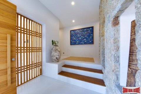 5 bedrooms Villa on the Chaweng Beach, Thailand No. 96227 21