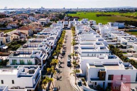 4 bedrooms Villa in Larnaca, Cyprus No. 100939 8