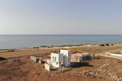 Дом с 5 спальнями в Айя Напа, Кипр №31112 3