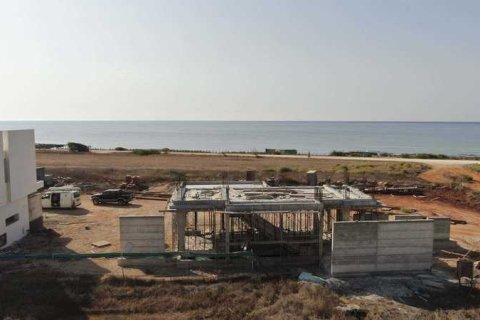 Дом с 5 спальнями в Айя Напа, Кипр №31112 4