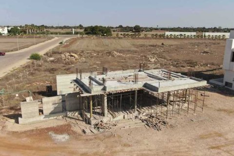 Дом с 5 спальнями в Айя Напа, Кипр №31112 5