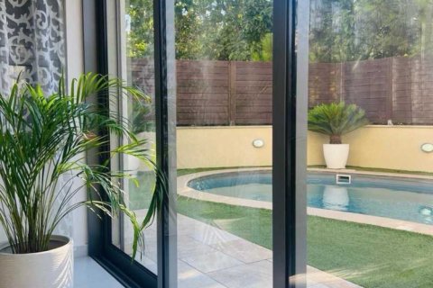 Дом с 4 спальнями в Агиос Тихонас, Кипр №101257 2