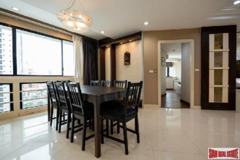 3 bedrooms Apartment in Bangkok, Thailand No. 98132 12