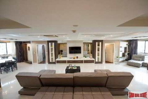 3 bedrooms Apartment in Bangkok, Thailand No. 98132 1