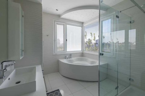 5 bedrooms Villa in Pyrgos, Cyprus No. 72793 16