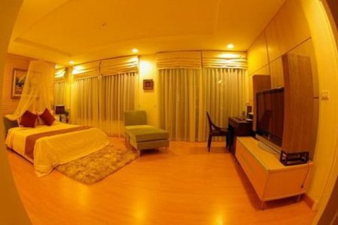 3 bedrooms Apartment in Bangkok, Thailand No. 95640 12