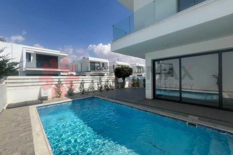 3 bedrooms Villa in Larnaca, Cyprus No. 101679 1