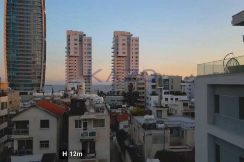 3 bedrooms Apartment in Limassol, Cyprus No. 84512 15