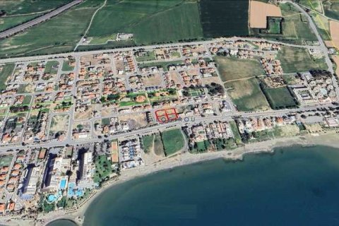 Commercial property in Larnaca, Cyprus No. 72963 1