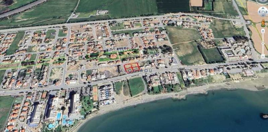 Commercial property in Larnaca, Cyprus No. 72963