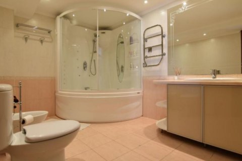 4 bedrooms Apartment in Limassol, Cyprus No. 105999 5