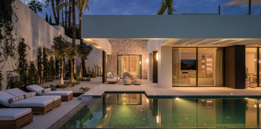 Вилла с 4 спальнями в Марбелья, Испания №110899