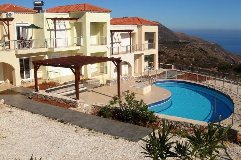 2 bedrooms Apartment in Chania, Greece No. 24076 1
