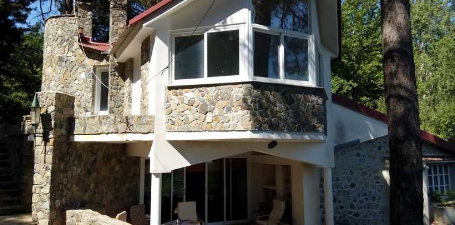 5 bedrooms Villa in Pedoulas, Cyprus No. 81660