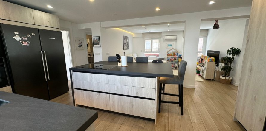 4 dormitorios Apartment en Valencia, Spain No. 110663