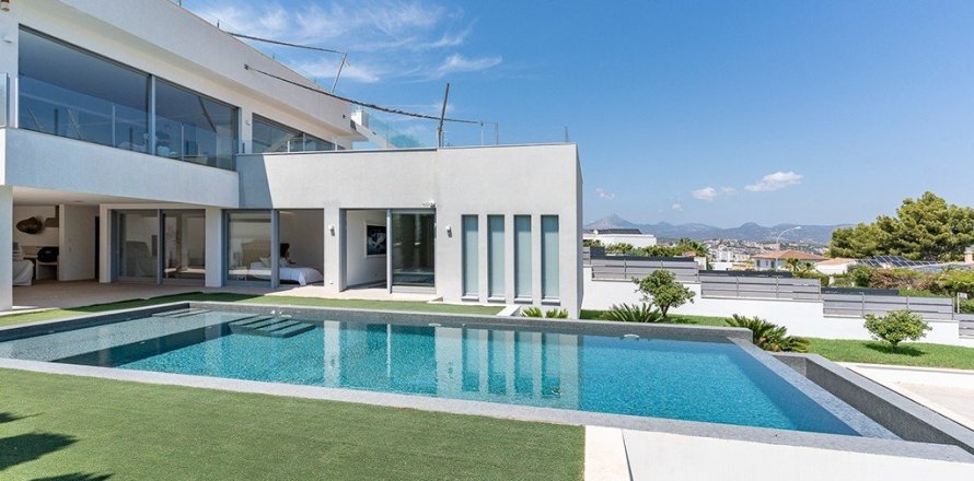 4 dormitorios Villa en Santa Ponsa, Spain No. 117130