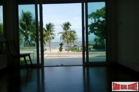 4 bedrooms Villa in Pattaya, Thailand No. 96520 9