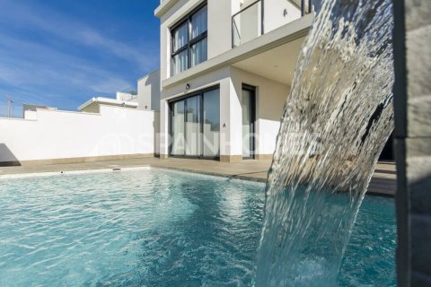 3 bedrooms Villa in Giao Hai, Vietnam No. 25756 4