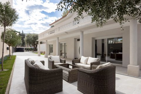 3 bedrooms House in Cannes, France No. 100269 1