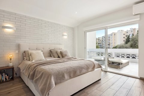 3 bedrooms House in Cannes, France No. 100269 7