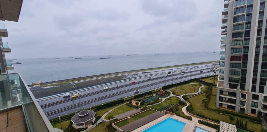 3 bedrooms Apartment in Istanbul, Turkey No. 15190