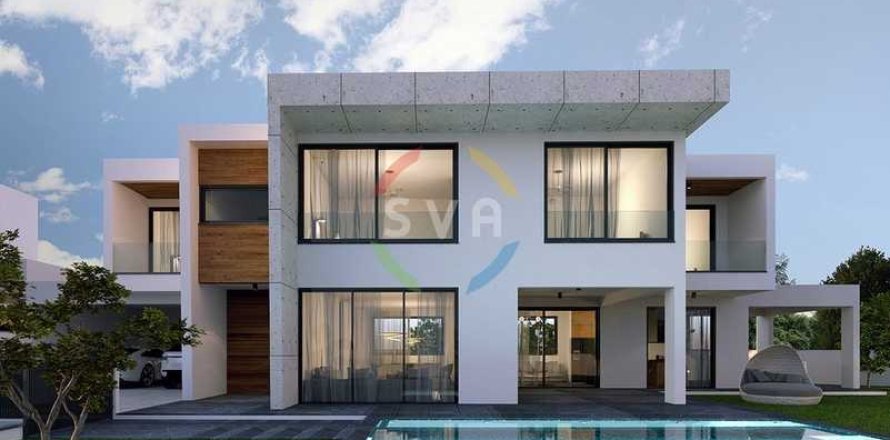 5 bedrooms Villa in Agios Athanasios, Cyprus No. 82080