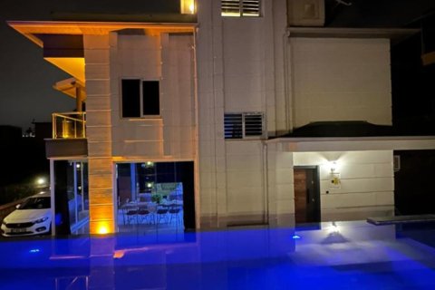 4 bedrooms Villa in Chau Lang, Vietnam No. 15328 8