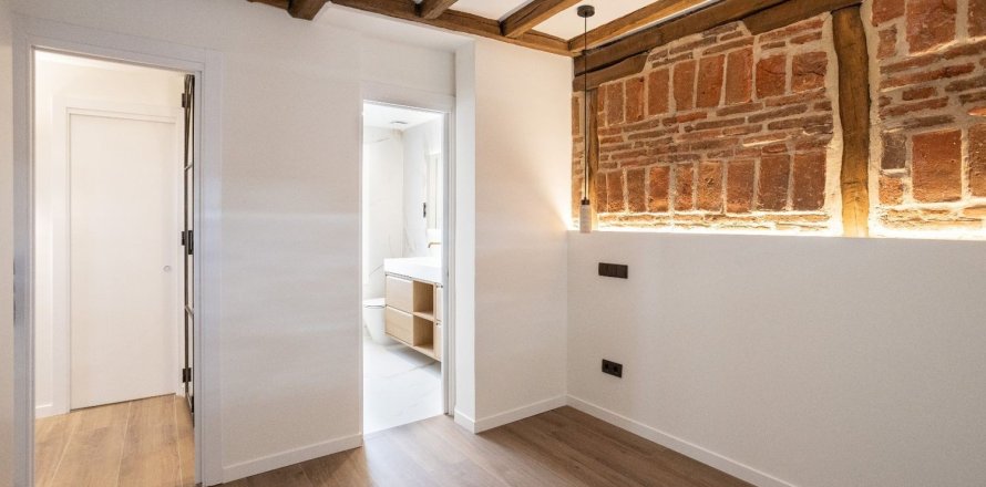 2 bedrooms Apartment in Madrid, Spain No. 126231