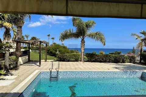 4 bedrooms House in Paralimni, Cyprus No. 80766 1