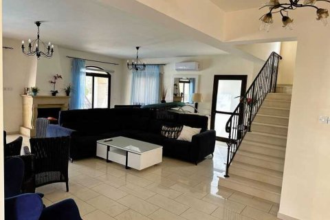 4 bedrooms House in Paralimni, Cyprus No. 80766 8