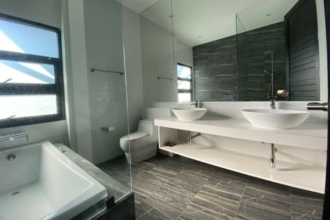 Дом с 4 спальнями в Чиангмай, Таиланд №97728 2