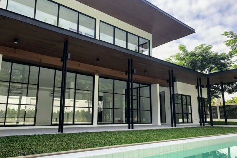 Дом с 4 спальнями в Чиангмай, Таиланд №97728 1